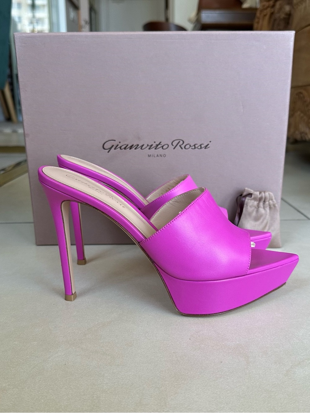 Gianvito Rossi Heels - Picture 4 of 11